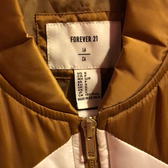 Jacket/ Puffer jacket - Picture 3 of 5